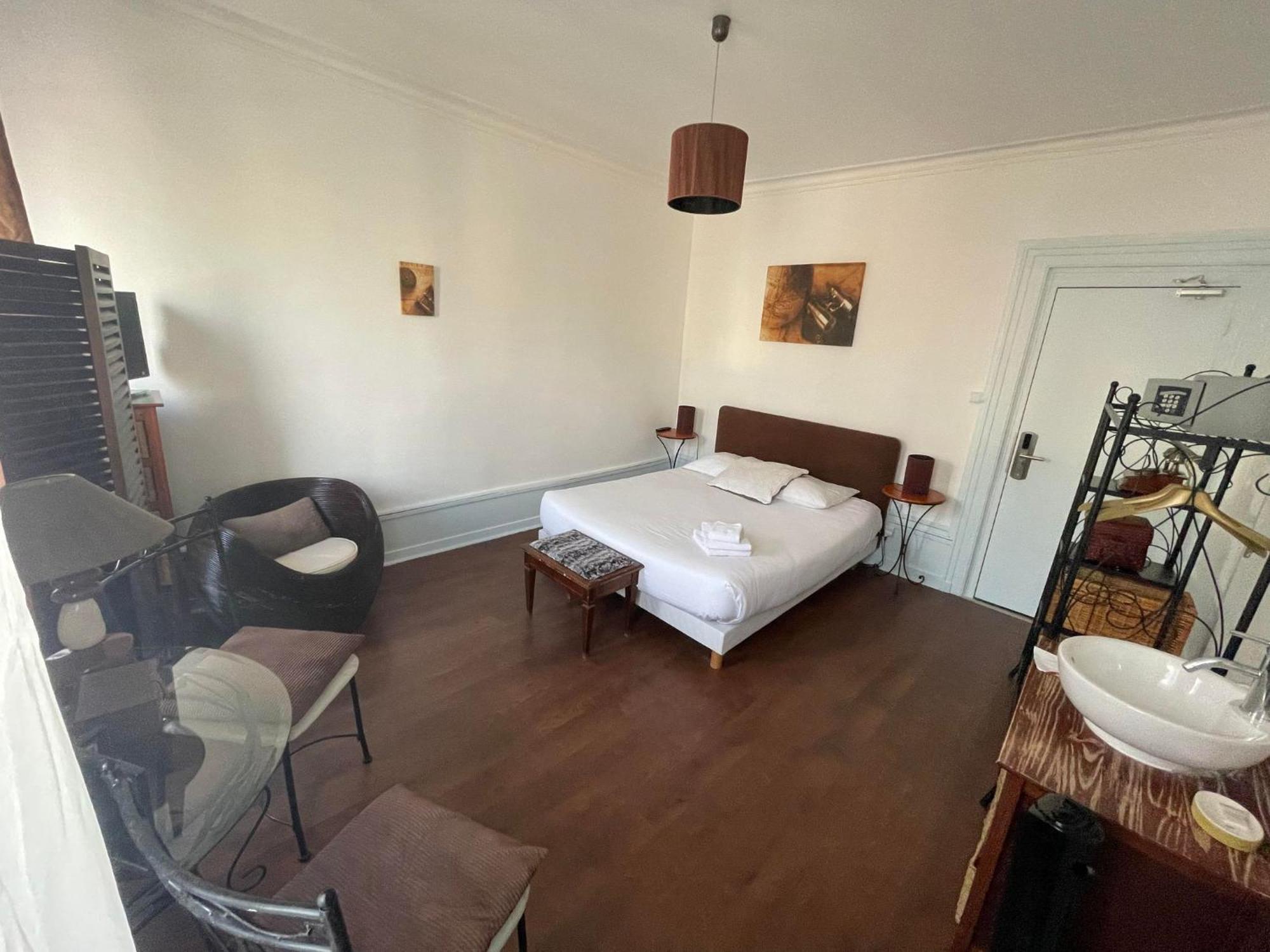 Hotel Authentic By Balladins, Le Carre D'aix
